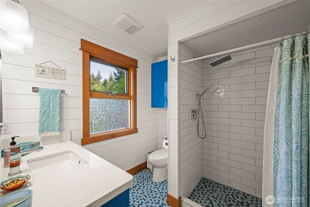 532 Whitecap Road, Bellingham, WA 98229