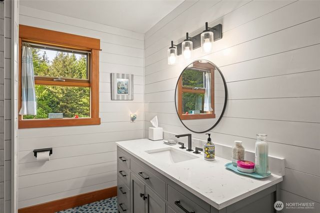 532 Whitecap Road, Bellingham, WA 98229