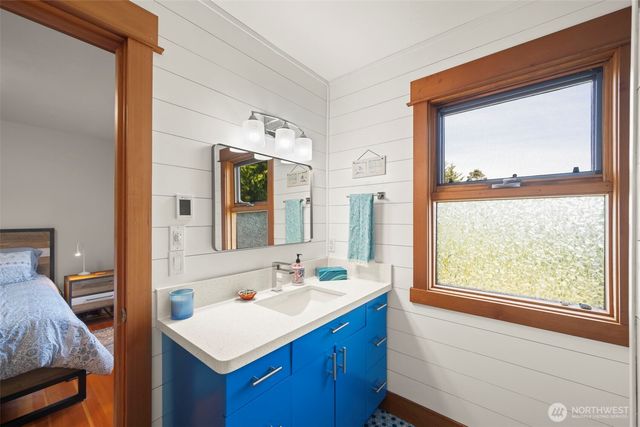532 Whitecap Road, Bellingham, WA 98229