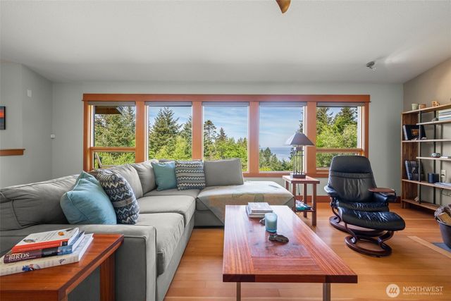 532 Whitecap Road, Bellingham, WA 98229