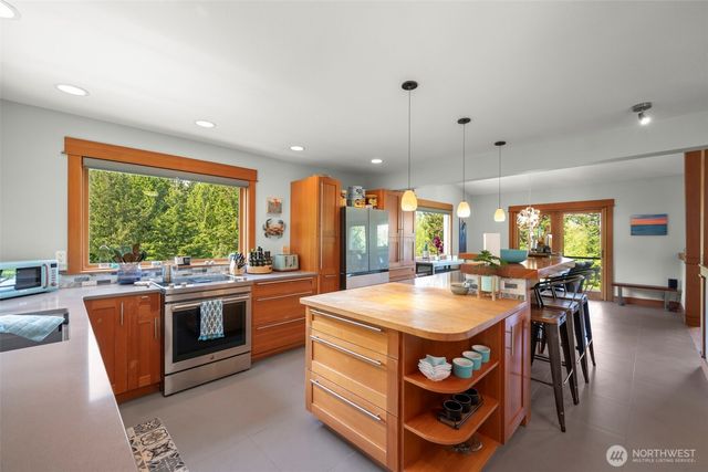 532 Whitecap Road, Bellingham, WA 98229