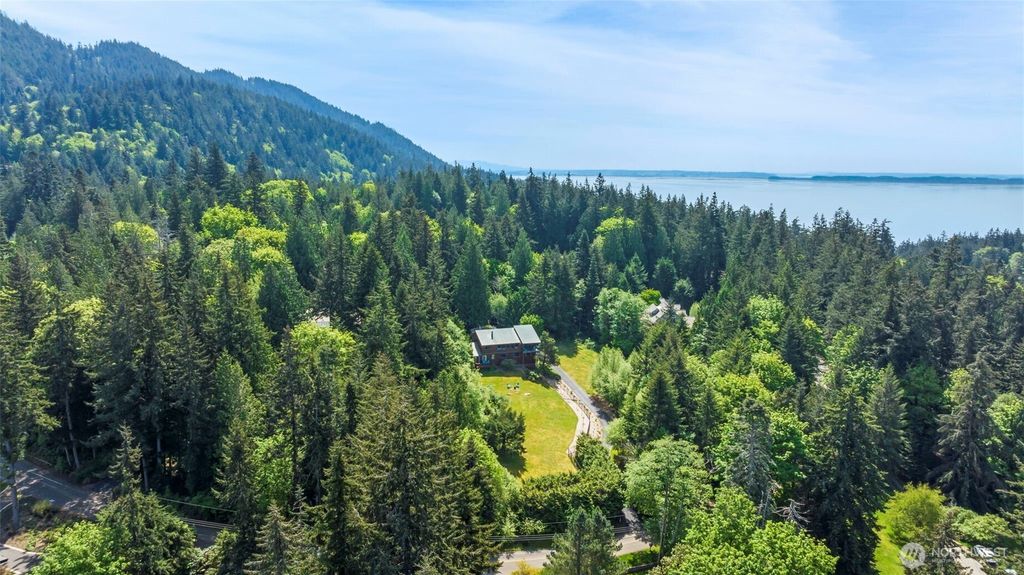 532 Whitecap Road, Bellingham, WA 98229