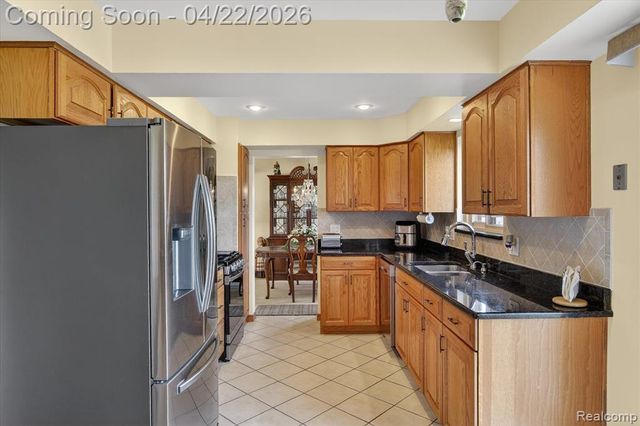 44226 Harsdale Drive, Canton, MI 48187