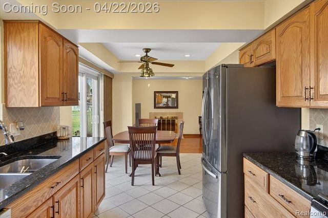 44226 Harsdale Drive, Canton, MI 48187