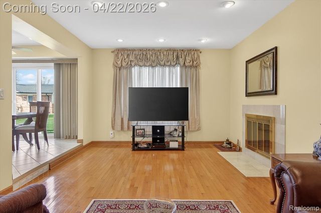 44226 Harsdale Drive, Canton, MI 48187