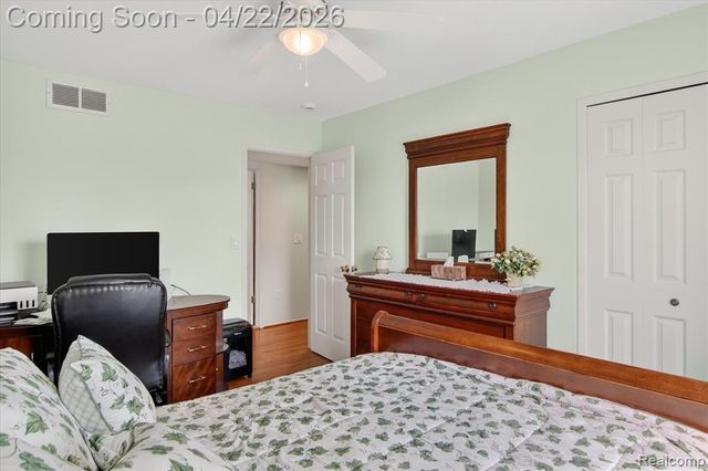 44226 Harsdale Drive, Canton, MI 48187