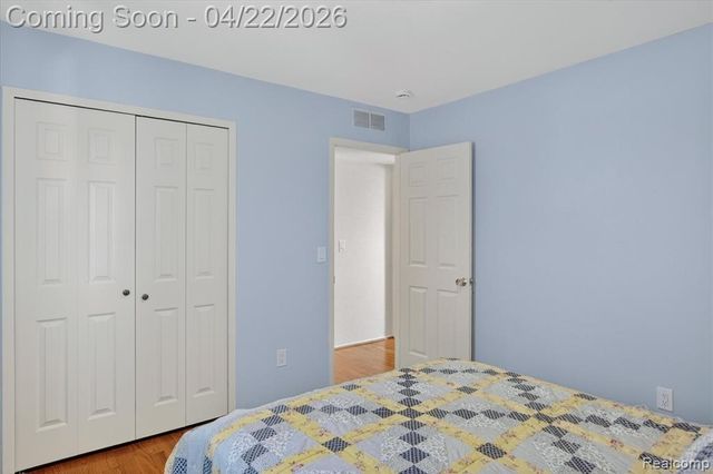 44226 Harsdale Drive, Canton, MI 48187