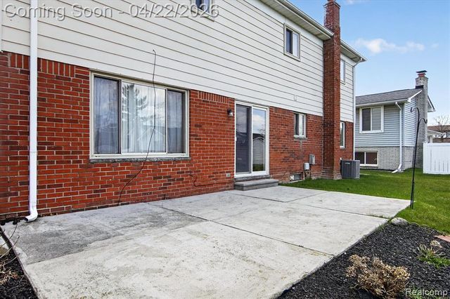 44226 Harsdale Drive, Canton, MI 48187