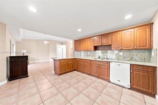 15059 SW 33rd Ter, Miami, FL 33185