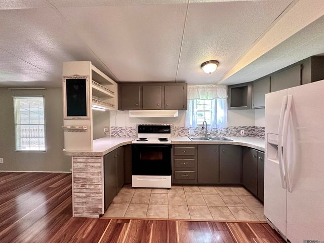 43491 La Hwy 42, Prairieville, LA 70769