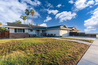 1062 Madison Ave, Los Banos, CA 93635