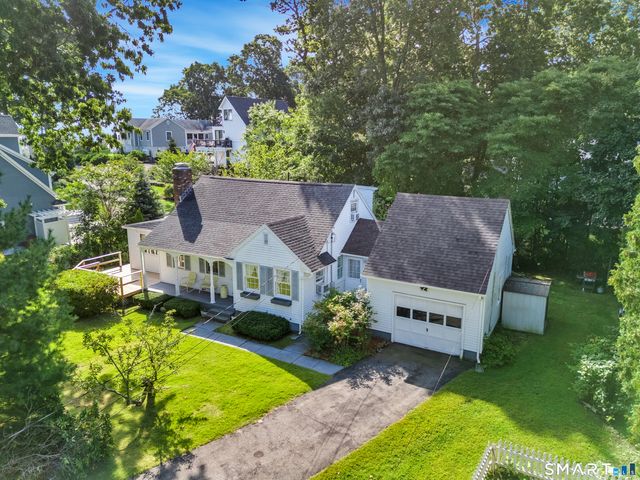 7 Barrett Drive, East Lyme, CT 06357