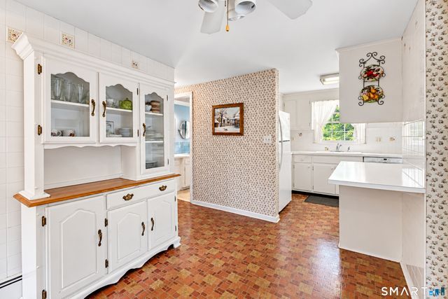7 Barrett Drive, East Lyme, CT 06357