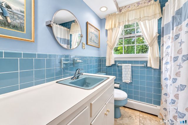 7 Barrett Drive, East Lyme, CT 06357