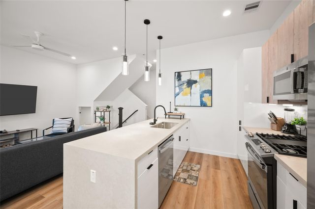 6742 Peerless Street B, Houston, TX 77021