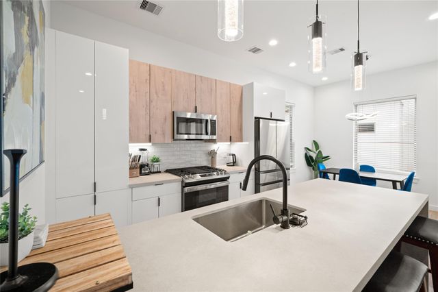 6742 Peerless Street B, Houston, TX 77021