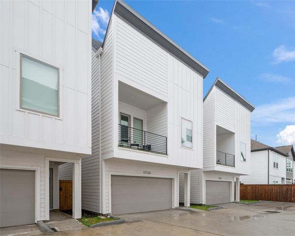 6742 Peerless Street B, Houston, TX 77021