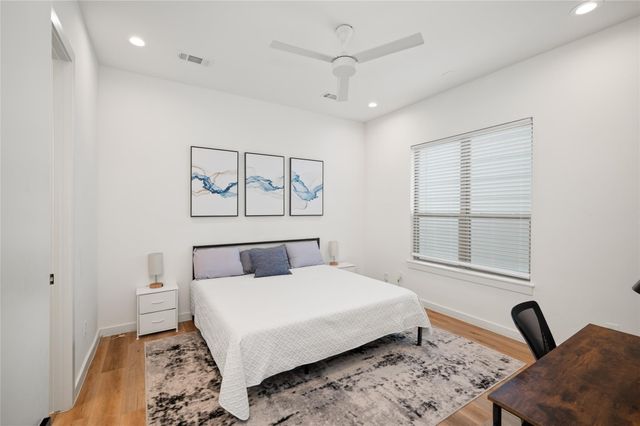 6742 Peerless Street B, Houston, TX 77021