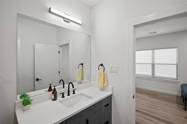 6742 Peerless Street B, Houston, TX 77021