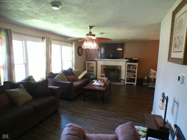 1120 Hillview Drive, Franklin, IN 46131