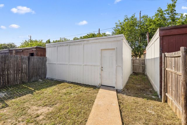1943 Abshire Lane, Dallas, TX 75228
