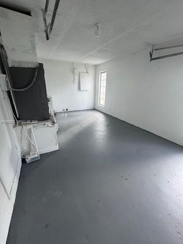 11331 NW 37th Pl, Sunrise, FL 33323