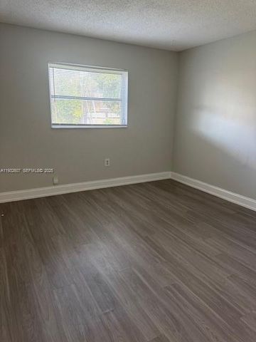 11331 NW 37th Pl, Sunrise, FL 33323