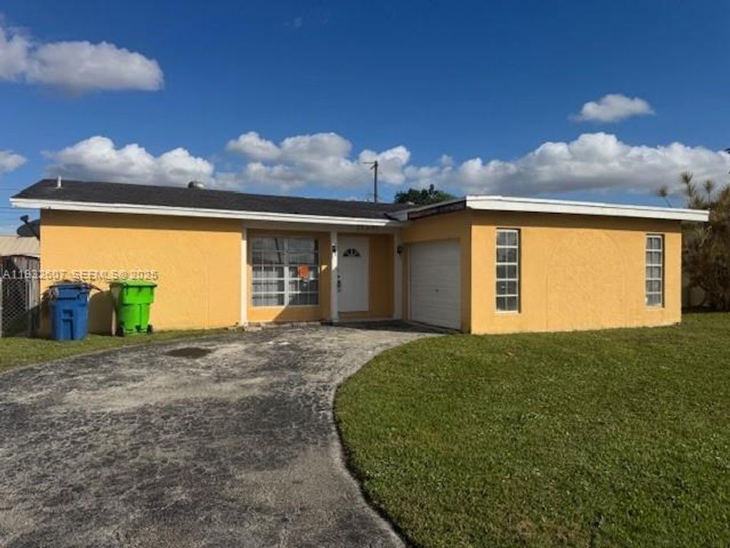 11331 NW 37th Pl, Sunrise, FL 33323