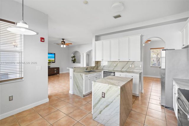 18140 NW 90th Ave, Hialeah, FL 33018