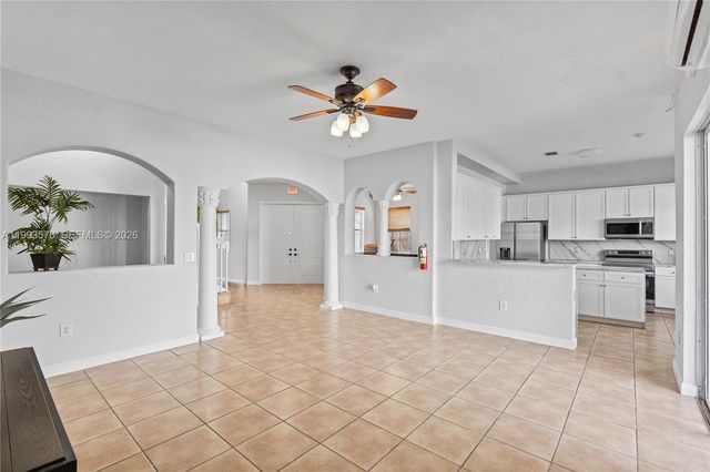 18140 NW 90th Ave, Hialeah, FL 33018