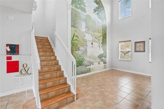 18140 NW 90th Ave, Hialeah, FL 33018