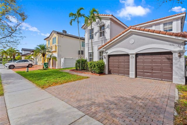 18140 NW 90th Ave, Hialeah, FL 33018