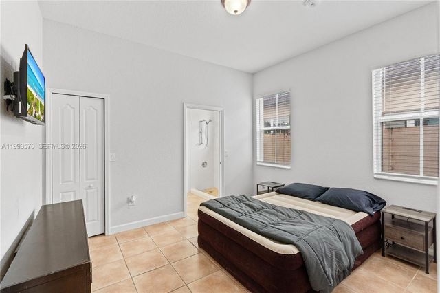 18140 NW 90th Ave, Hialeah, FL 33018