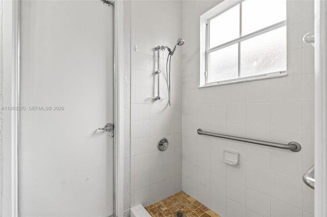 18140 NW 90th Ave, Hialeah, FL 33018