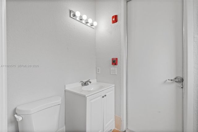 18140 NW 90th Ave, Hialeah, FL 33018