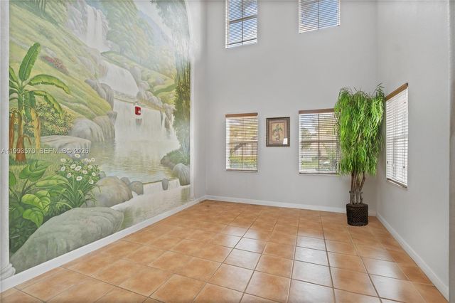 18140 NW 90th Ave, Hialeah, FL 33018