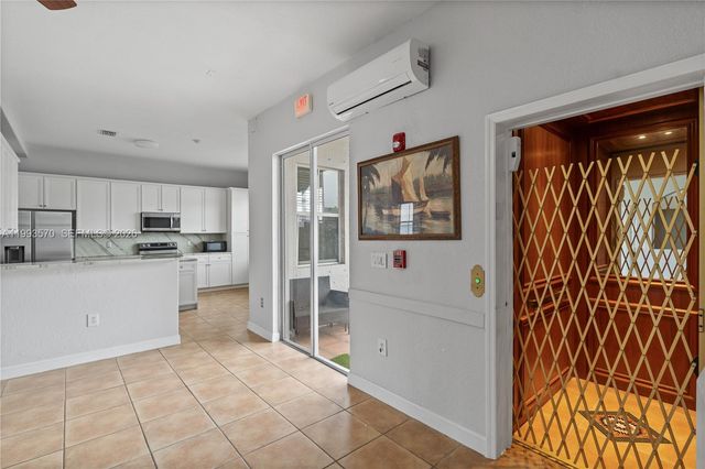 18140 NW 90th Ave, Hialeah, FL 33018