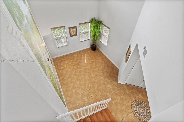 18140 NW 90th Ave, Hialeah, FL 33018