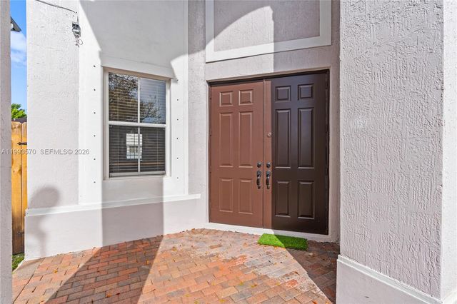 18140 NW 90th Ave, Hialeah, FL 33018