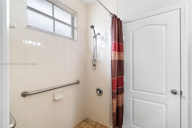 18140 NW 90th Ave, Hialeah, FL 33018