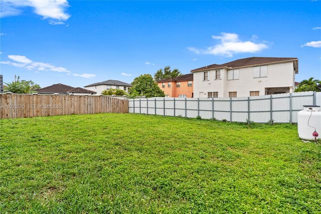 18140 NW 90th Ave, Hialeah, FL 33018