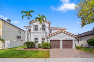 18140 NW 90th Ave, Hialeah, FL 33018