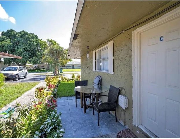 581 Kathy Ln D, Margate, FL 33068
