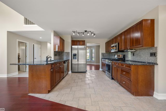 3129 Bendelow Road, Rochester Hills, MI 48307