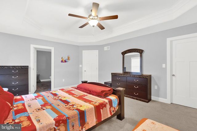 433 HARTFORD DRIVE, Chambersburg, PA 17202
