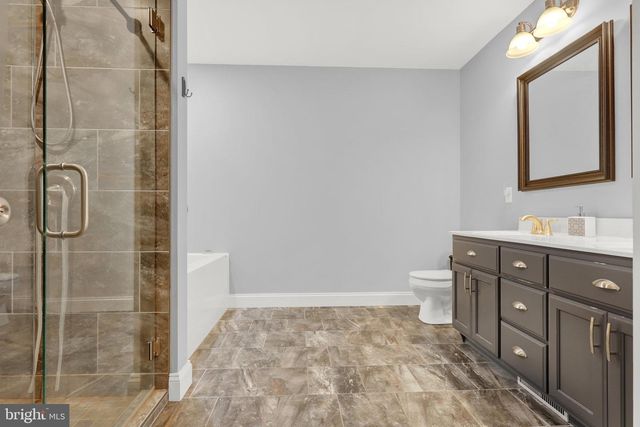 433 HARTFORD DRIVE, Chambersburg, PA 17202