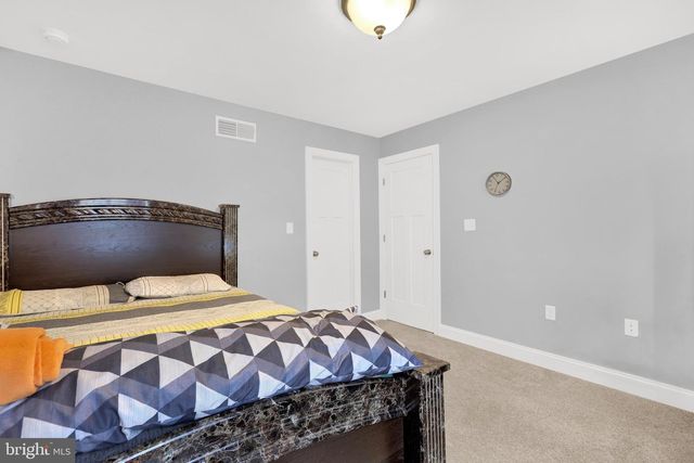 433 HARTFORD DRIVE, Chambersburg, PA 17202