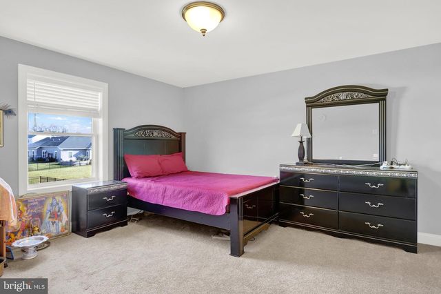 433 HARTFORD DRIVE, Chambersburg, PA 17202
