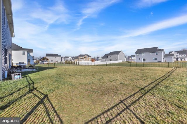 433 HARTFORD DRIVE, Chambersburg, PA 17202