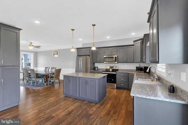 433 HARTFORD DRIVE, Chambersburg, PA 17202